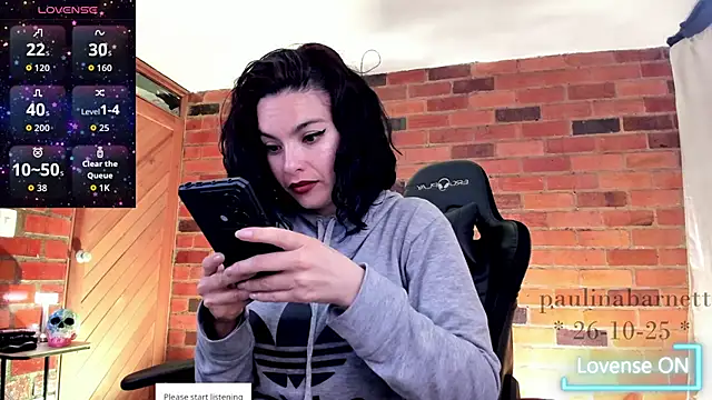 Snapshot of paulinabarnett- chatting on October 27, 2025, 2:40 pm paulinabarnett- online show from October 27, 2025, 2:40 pm