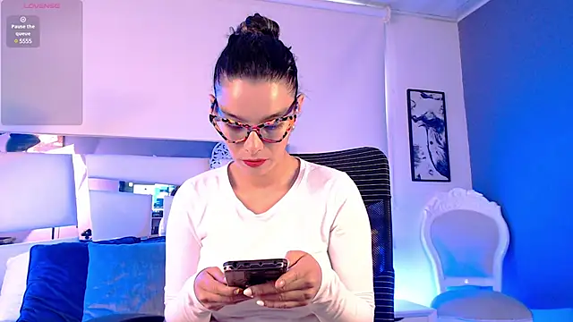 Snapshot of paulinabarnett- chatting on March 3, 2025, 12:06 pm paulinabarnett- online show from March 3, 2025, 12:06 pm