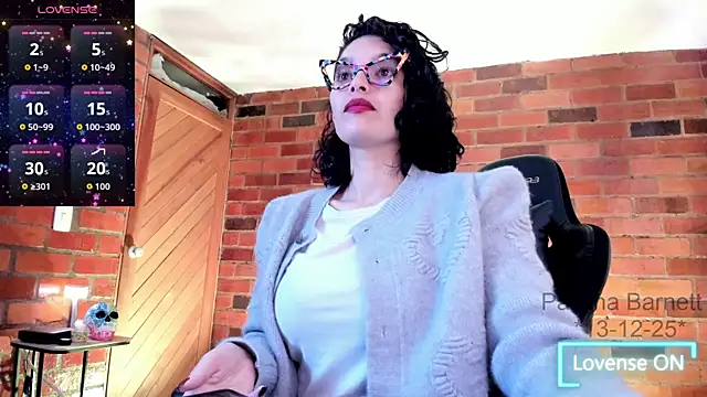 Snapshot of paulinabarnett- chatting on December 14, 2025, 5:13 am paulinabarnett- online show from December 14, 2025, 5:13 am