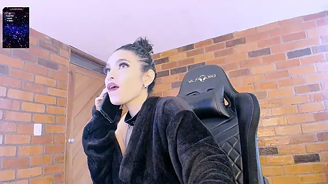 Snapshot of paulinabarnett- chatting on December 28, 2024, 8:58 pm paulinabarnett- online show from December 28, 2024, 8:58 pm