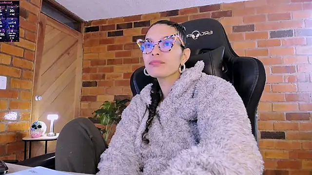 Snapshot of paulinabarnett- chatting on January 11, 2025, 8:43 pm paulinabarnett- online show from January 11, 2025, 8:43 pm