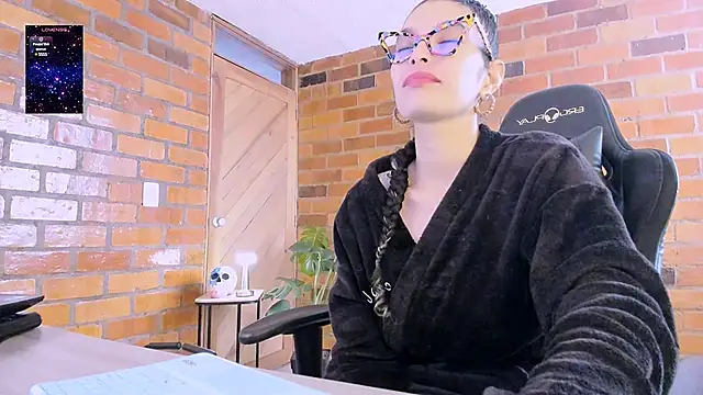 Snapshot of paulinabarnett- chatting on January 12, 2025, 3:57 pm paulinabarnett- online show from January 12, 2025, 3:57 pm