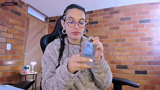 Snapshot of paulinabarnett- chatting on January 11, 2025, 2:04 pm paulinabarnett- online show from January 11, 2025, 2:04 pm