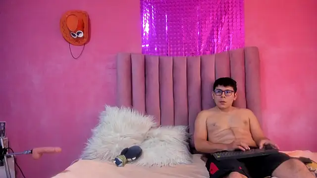 Snapshot of JustiinJazmin chatting on September 20, 2025, 10:15 pm JustiinJazmin online show from September 20, 2025, 10:15 pm