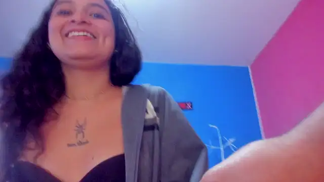 Snapshot of JustiinJazmin chatting on November 13, 2025, 9:51 pm JustiinJazmin online show from November 13, 2025, 9:51 pm