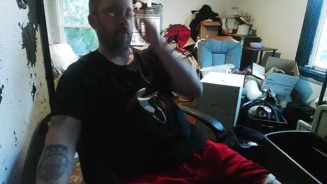 slickwill123 online show from April 4, 2026, 1:28 pm