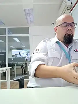 Snapshot of SoloHernan chatting on December 18, 2024, 10:46 pm SoloHernan online show from December 18, 2024, 10:46 pm