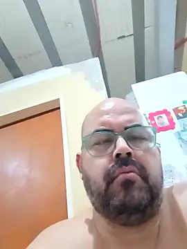 Snapshot of SoloHernan chatting on March 19, 2025, 10:53 pm SoloHernan online show from March 19, 2025, 10:53 pm