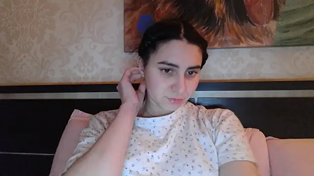 Snapshot of Kashtanka_ chatting on February 13, 2025, 8:24 pm Kashtanka online show from February 13, 2025, 8:24 pm
