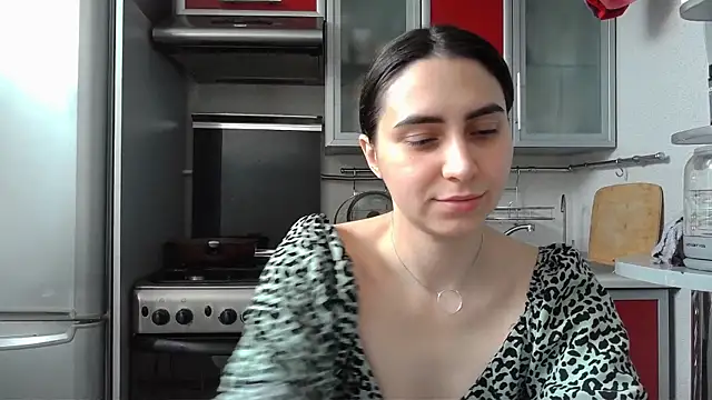 Snapshot of Kashtanka_ chatting on March 17, 2025, 6:29 am Kashtanka online show from March 17, 2025, 6:29 am