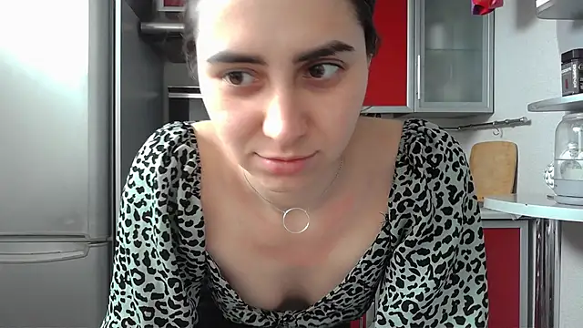 Snapshot of Kashtanka_ chatting on March 18, 2025, 6:39 am Kashtanka online show from March 18, 2025, 6:39 am