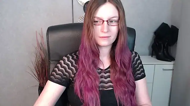 emmaxDelight online show from February 13, 2025, 6:41 am