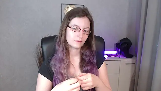 Snapshot of emmaxDelight chatting on September 19, 2025, 5:33 am emmaxDelight online show from September 19, 2025, 5:33 am