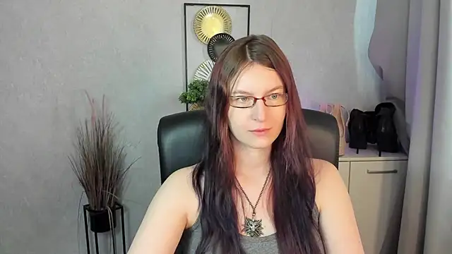 emmaxDelight online show from July 22, 2026, 5:20 am