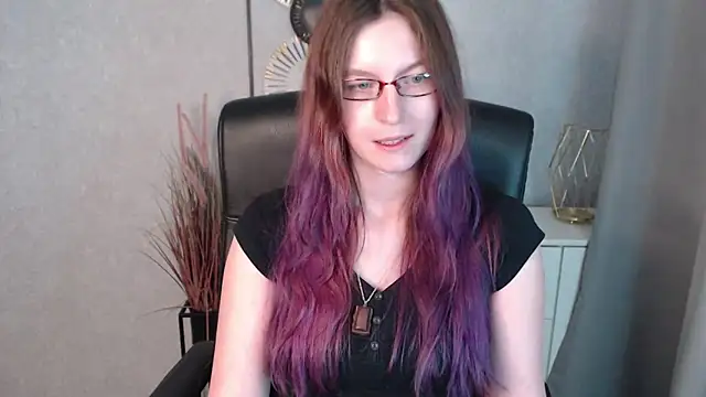 emmaxDelight online show from January 13, 2025, 10:14 am