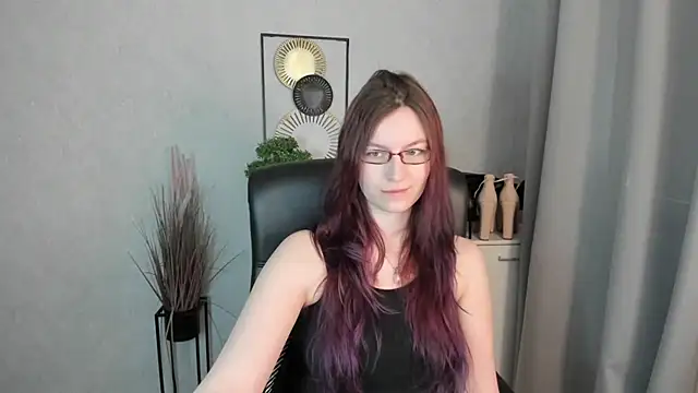 emmaxDelight online show from March 24, 2026, 6:24 am