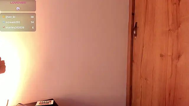 Snapshot of Mia_ross16 chatting on February 21, 2025, 11:21 pm Mia ross16 online show from February 21, 2025, 11:21 pm