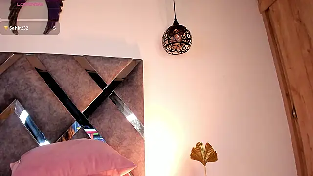 Snapshot of Mia_ross16 chatting on February 21, 2025, 2:06 am Mia ross16 online show from February 21, 2025, 2:06 am