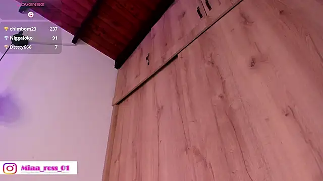 Snapshot of Mia_ross16 chatting on March 12, 2025, 9:13 pm Mia ross16 online show from March 12, 2025, 9:13 pm