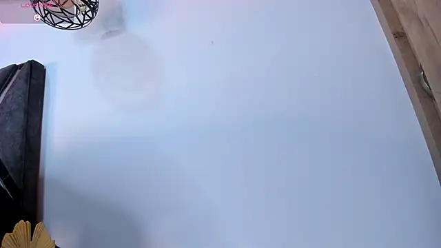 Snapshot of Mia_ross16 chatting on February 27, 2025, 9:04 pm Mia ross16 online show from February 27, 2025, 9:04 pm