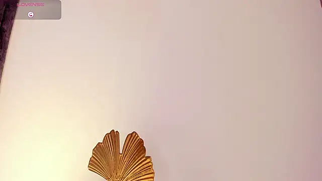 Snapshot of Mia_ross16 chatting on February 17, 2025, 7:23 pm Mia ross16 online show from February 17, 2025, 7:23 pm