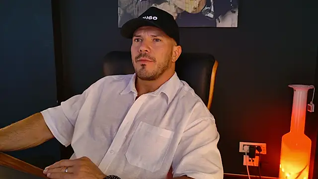 Snapshot of AngeloEric chatting on September 24, 2025, 10:55 am AngeloEric online show from September 24, 2025, 10:55 am