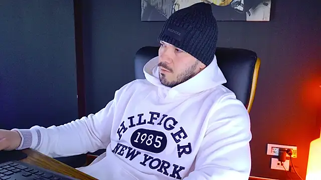 AngeloEric online show from January 28, 2025, 7:43 am