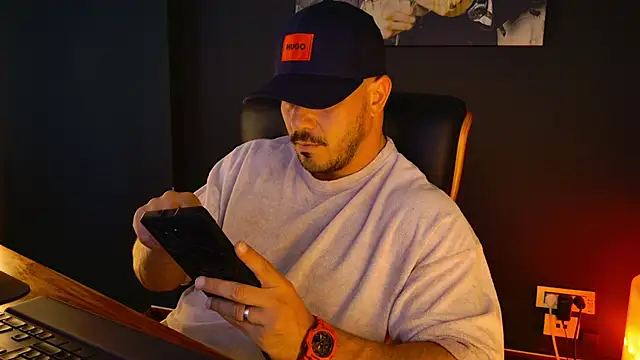 Snapshot of AngeloEric chatting on September 17, 2025, 9:22 am AngeloEric online show from September 17, 2025, 9:22 am