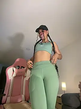 Snapshot of bella__honey chatting on June 28, 2026, 8:59 pm bella honey online show from June 28, 2026, 8:59 pm
