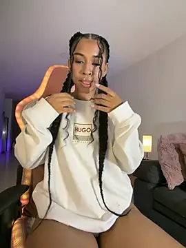 Snapshot of bella__honey chatting on June 15, 2026, 2:45 am bella honey online show from June 15, 2026, 2:45 am