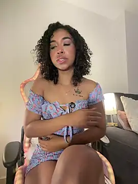 Snapshot of bella__honey chatting on June 21, 2026, 9:31 pm bella honey online show from June 21, 2026, 9:31 pm