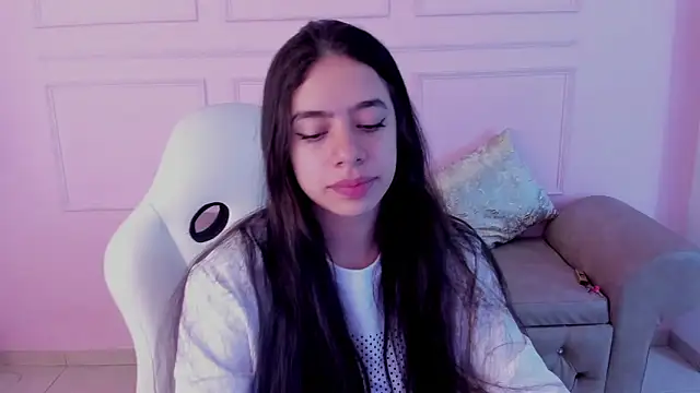 zoe turnner 18 online show from October 10, 2025, 11:55 am