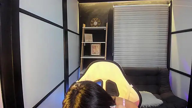 lilithTeen1  online show from December 30, 2024, 4:42 am