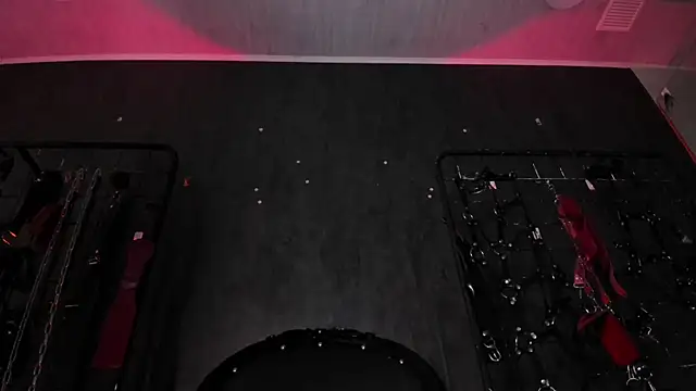 Snapshot of Carolina_Arias chatting on October 10, 2025, 8:20 pm Carolina Arias online show from October 10, 2025, 8:20 pm