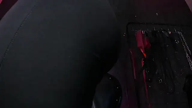 Snapshot of Carolina_Arias chatting on October 2, 2025, 8:56 pm Carolina Arias online show from October 2, 2025, 8:56 pm