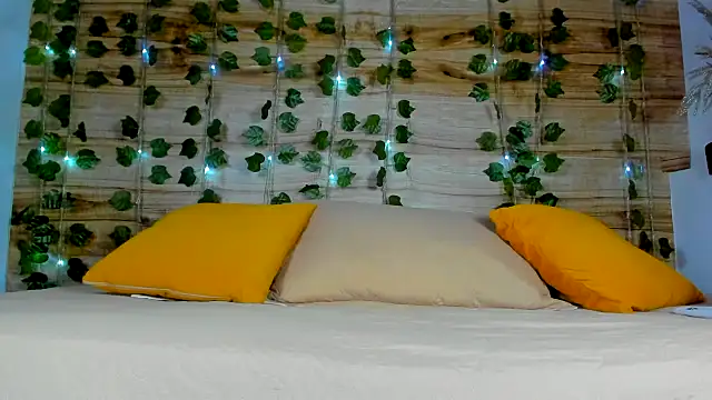 Chloe lauren online show from January 6, 2025, 11:19 pm