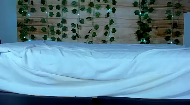 Chloe lauren online show from January 15, 2025, 11:21 am