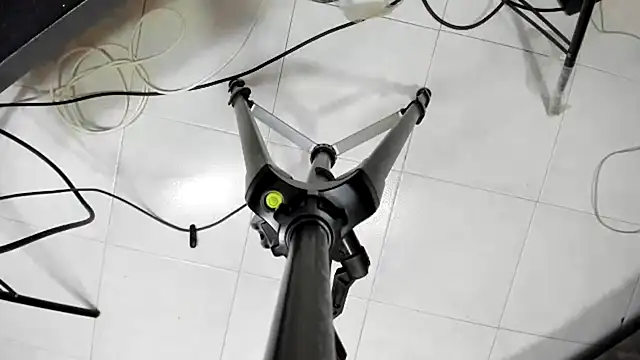 Chloe lauren online show from March 5, 2025, 8:43 am