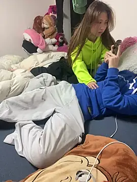 chocolatecakee online show from February 18, 2025, 2:27 pm