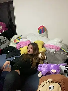 chocolatecakee online show from March 20, 2025, 1:15 pm