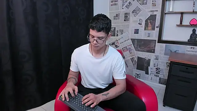 Magic boy20 online show from March 21, 2025, 8:40 pm