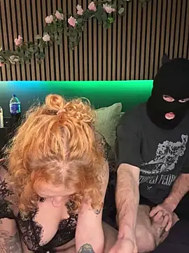 Snapshot of alt_cutie chatting on November 4, 2025, 8:23 pm alt cutie online show from November 4, 2025, 8:23 pm