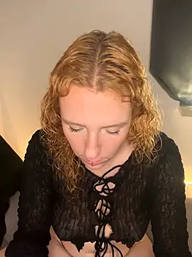 Snapshot of alt_cutie chatting on September 11, 2025, 5:46 pm alt cutie online show from September 11, 2025, 5:46 pm