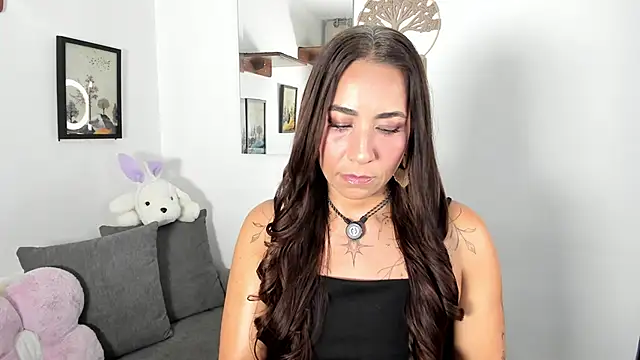 electra hunt online show from April 5, 2026, 2:29 am