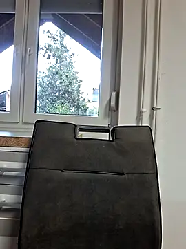 allinqueen online show from October 17, 2025, 2:19 pm