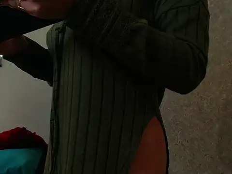 AliciaChelios online show from April 19, 2026, 1:17 am