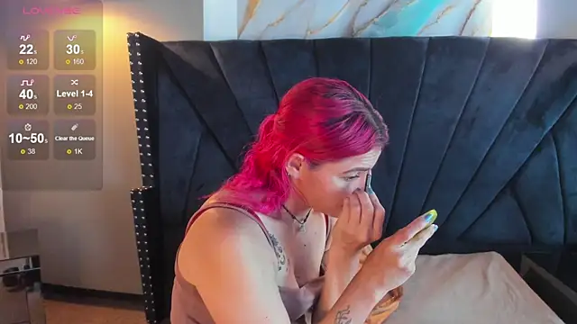 NIKI SANTANA online show from September 26, 2025, 3:46 am