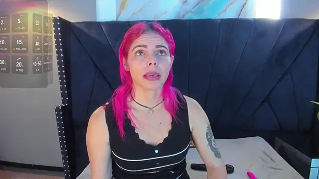 NIKI SANTANA online show from September 9, 2025, 3:49 am