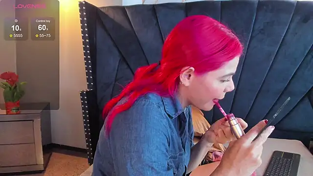 NIKI SANTANA online show from October 23, 2025, 4:11 am