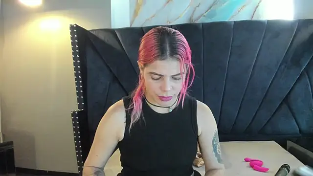 NIKI SANTANA online show from October 10, 2025, 3:51 am